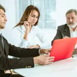 Business people working together - Mercè Pomar Espai