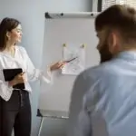 hombre-mujer-trabajando-juntos-empresa-nueva-creacion - Mercè Pomar Espai